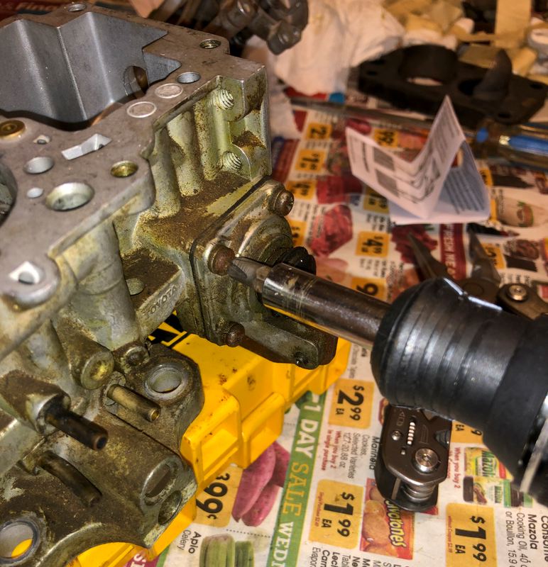  Toyota 22r Aisan carburetor acceleration pump removal