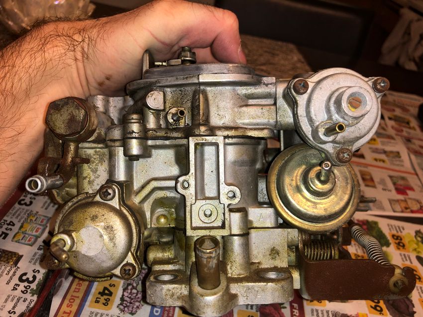 Driver's side view of Toyota 22r Aisan carburetor